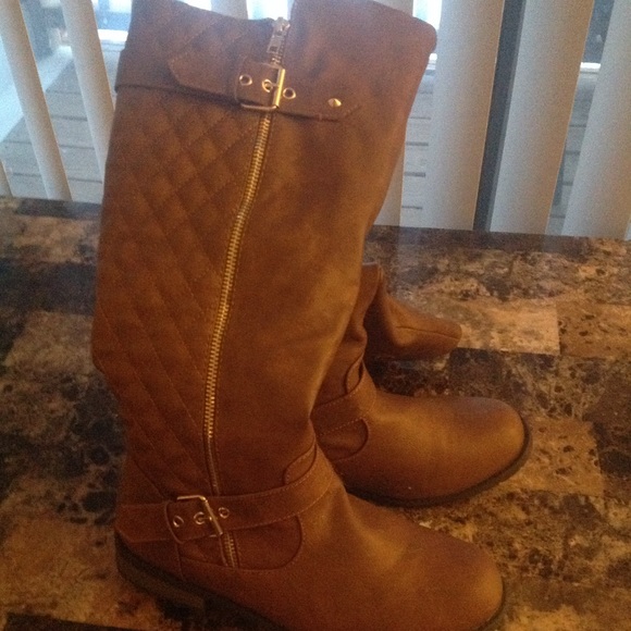 Boots - Picture 1 of 2